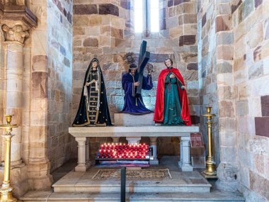 Silves, Portekiz - 21 Şubat 2024: Katedral da Se 'nin İçi, Portekiz Silves Katedrali. 13. yüzyılda Moorish Büyük Camii 'nde inşa edilmiş.