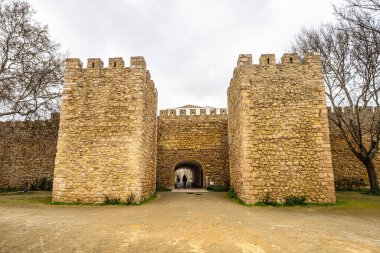 Portekiz 'deki Algarve, Lagos' taki Castelo dos Governadores Valiliği 'nin giriş kapısı..