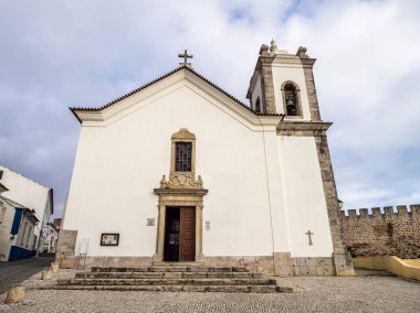 Portekiz Sines 'teki Sao Salvador Ana Kilisesi' nin cephesi.