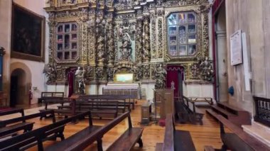 Yeni Coimbra Katedrali, Se Nova de Coimbra in, Portekiz. 1543 'te şehirde kurulan Coimbra Cizvit Formasyon Evi' nin önceki bölümlerinde...
