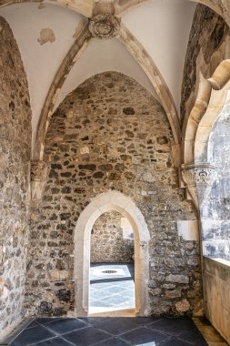 Portekiz 'deki Porto de Mos kalesi. 1755 yılındaki deprem sırasında büyük bir ortaçağ Lizbon 'unu yerle bir etti..