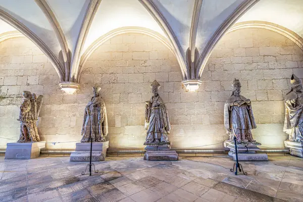 Portekiz, Alcobaca 'daki Alcobaca Manastırı, Mosteiro de Santa Maria de Alcobaca' da bölüm evi. Bir Ortaçağ Katolik Manastırı