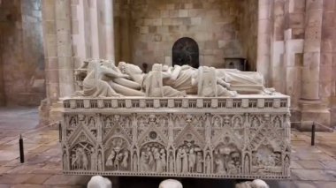 Alcobaca, Portekiz 'deki Santa Maria Manastırı, Dona Ines de Castro' nun Mezarı, Alcobaca, Estremadura ve Ribatejo Eyaleti, Portekiz, Unesco Dünya Mirası