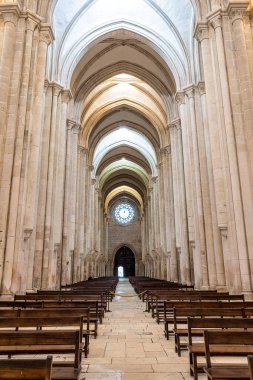 Alcobaca, Portekiz - Mar 08, 2024: Alcobaca manastırı, Mosteiro de Santa Maria de Alcobaca Portekiz, Avrupa 'da bulunan Orta Çağ Katolik Manastırı.