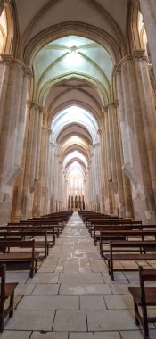 Alcobaca, Portekiz - Mar 08, 2024: Alcobaca manastırı, Mosteiro de Santa Maria de Alcobaca Portekiz, Avrupa 'da bulunan Orta Çağ Katolik Manastırı.
