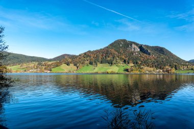 Schliersee Gölü 'nün etrafındaki Schliersee' deki Bavyera Alpleri, Yukarı Bavyera, Avrupa 'daki Almanya