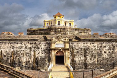 Fort Nossa Senhora da Graca ya da Fort Conde de Lippe Portekiz 'in Alentejo şehrinin kuzeyinde yer alır..