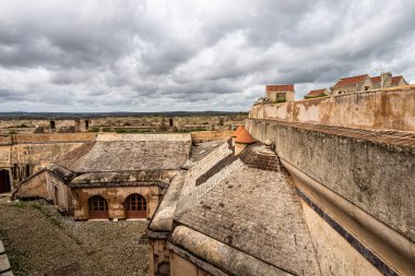 Fort Nossa Senhora da Graca ya da Fort Conde de Lippe Portekiz 'in Alentejo şehrinin kuzeyinde yer alır..