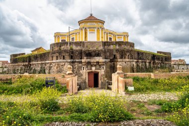 Fort Nossa Senhora da Graca ya da Fort Conde de Lippe Portekiz 'in Alentejo şehrinin kuzeyinde yer alır..