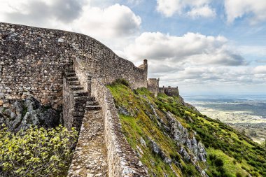 Alentejo 'daki Castelo de Marvao Tepesi' ndeki Marvao Kalesi ve Castelo, Avrupa 'daki Portekiz