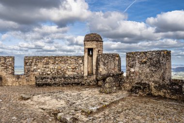 Alentejo 'daki Castelo de Marvao Tepesi' ndeki Marvao Kalesi ve Castelo, Avrupa 'daki Portekiz