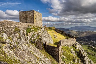 Alentejo 'daki Castelo de Marvao Tepesi' ndeki Marvao Kalesi ve Castelo, Avrupa 'daki Portekiz