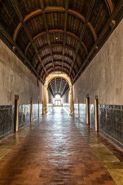 Tomar, Portekiz - 12 Mart 2024: İsa Tarikatı Manastırı 'nın ana manastırı, Portekiz' in Tomar kentindeki Convento de Cristo.