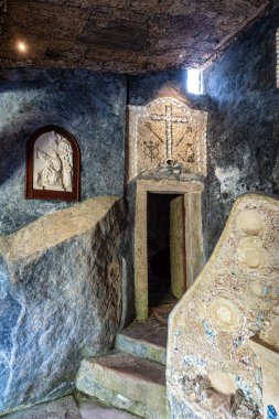 Portekiz 'deki Serra de Sintra Ulusal Parkı' nda terk edilmiş ve boş bir ortaçağ kongresi.