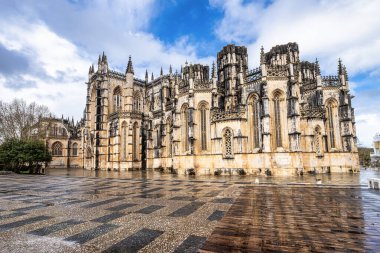 Batalha Manastırı Batalha, Portekiz sivil bucak bir Dominik manastır var. İlk olarak bilinen manastır of Saint Mary zafer.