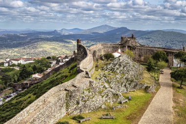 Alentejo 'daki Castelo de Marvao Tepesi' ndeki Marvao Kalesi ve Castelo, Avrupa 'daki Portekiz