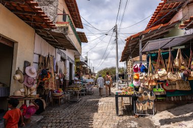 Mandacaru, Brezilya - 17 Ocak 2025: Mandacaru, Barreirinhas, Maranhao, Brezilya. Fotoğraf Mandacaru deniz fenerinin tepesinden çekildi, Preguicas Nehri ve Atlantik Okyanusu manzaralı.