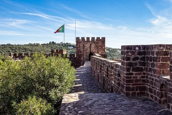 Portekiz 'in güneyindeki Silves Kalesi. Portekiz 'in Algarve bölgesinde Fas İmparatorluğu tarafından inşa edilmiş bir ortaçağ kalesi..