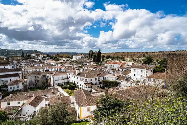 Portekiz 'deki Obidos' ta Aziz Meryem Kilisesi Rönesans 'lı Obidos manzarası