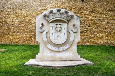 Lagos 'un logosu Valilik Kalesi' nin girişinde, Castelo dos Governadores Lagos 'ta, Algarve Portekiz' de.