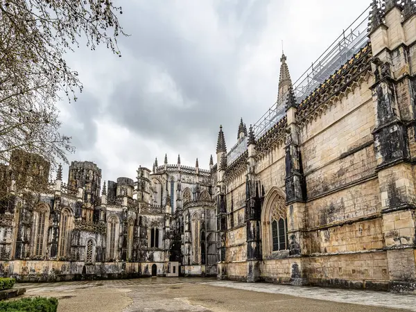 Batalha Manastırı Batalha, Portekiz sivil bucak bir Dominik manastır var. İlk olarak bilinen manastır of Saint Mary zafer.