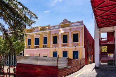 Dragao do Mar 'daki geleneksel evler, Fortaleza, Ceara, Brezilya' daki ünlü kültür merkezi ve turizm merkezi.