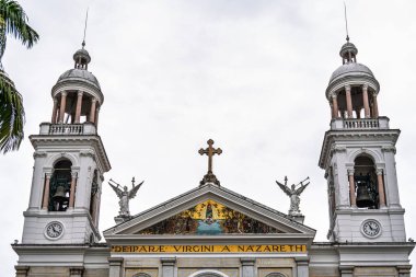Nossa Senhora do Nazare Bazilikası, Brezilya 'daki Belem' de Nasıralı Meryem Ana Bazilikası 'nın beyaz yüzü.