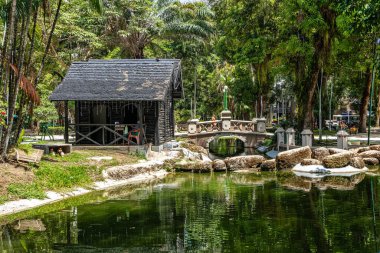 Brezilya 'nın Para Eyaleti Belem şehrinde Batista Campos uygulaması. Mahallede aynı isimde bir meydan var. Turistik ilgi, Fransız mimarisinin orkestra tezgahıdır.