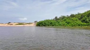 Vassouras 'ın kum tepeleri ve gölleri, Brezilya' nın Lencois Maranhenses 'i, Barreirinhas' ı. Taze ve şeffaf su havuzları olan beyaz kum tepeleri.
