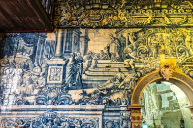 Peniche, Portekiz - Mar 06, 2025: Remedios Şapeli 'nin iç ve seramik azulejos' u, Santuario de Nossa Senhora dos Remedios, Peniche, Portekiz.