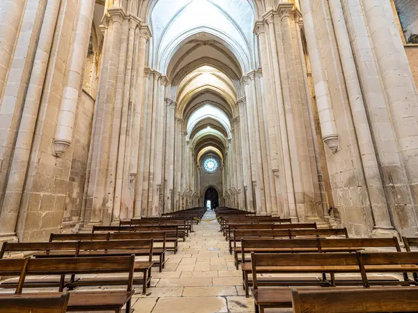 Alcobaca, Portekiz - Mar 08, 2025: Alcobaca manastırı, Mosteiro de Santa Maria de Alcobaca Portekiz, Avrupa 'da bulunan Orta Çağ Katolik Manastırı.