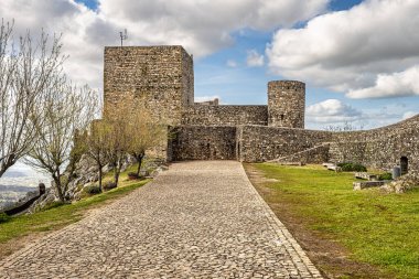 Alentejo 'daki Castelo de Marvao Tepesi' ndeki Marvao Kalesi ve Castelo, Avrupa 'daki Portekiz