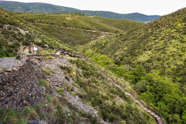Cascata de Sao Juliao veya Cascata de Monte Sete Şelalesi Portekiz, Azenha Nova 'da.
