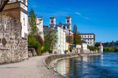 Passau, Almanya 'daki Kutsal Haç Kilisesi. Niedernburg Manastırı Passau