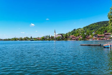 Schliersee Gölü çevresindeki Schliersee 'deki Bavyera Alpleri, Yukarı Bavyera, Avrupa' daki Almanya