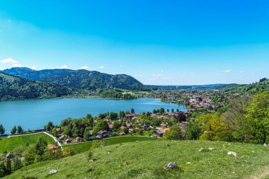 Schliersee Gölü çevresindeki Schliersee 'deki Bavyera Alpleri, Yukarı Bavyera, Avrupa' daki Almanya