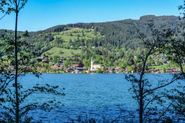 Schliersee Gölü çevresindeki Schliersee 'deki Bavyera Alpleri, Yukarı Bavyera, Avrupa' daki Almanya