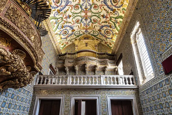 Coimbra, Portekiz - 14 Aralık 2025: Coimbra Üniversitesi Şapeli veya Sao Miguel Şapeli Portekiz 'deki Coimbra Üniversitesi' nin bir şapelidir.