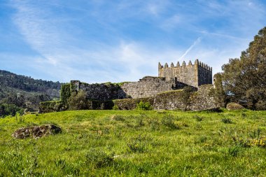 Portekiz 'in Lindoso Şatosu, Portekiz' in Viana do Castelo ilçesine bağlı Ponta de Barca belediyesine bağlı bir ortaçağ kalesidir..