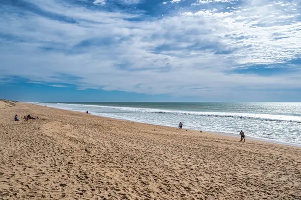 Portekiz 'de Faro yakınlarındaki Parque Natural da Ria Formosa plaj manzarası