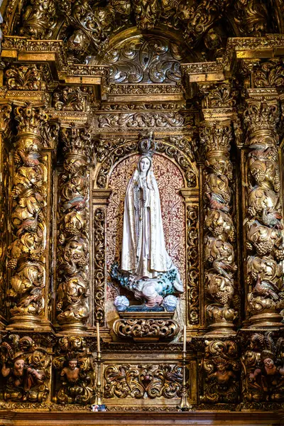 Coimbra, Portekiz - 14 Aralık 2025: Yeni Coimbra Katedrali, Se Nova de Coimbra in, Portekiz. 1543 'te şehirde kurulan Coimbra Cizvit Formasyon Evi' nin önceki bölümlerinde...