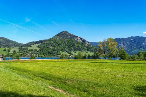 Schliersee Gölü çevresindeki Schliersee 'deki Bavyera Alpleri, Yukarı Bavyera, Avrupa' daki Almanya