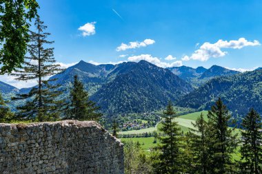 Hohenwaldeck şövalyelerinin kalesi, Schliersee Gölü manzarası, tarihin yeri, Almanya 'nın üst Bavyera bölgesi, Avrupa