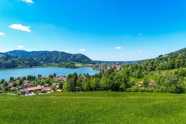 Schliersee Gölü çevresindeki Schliersee 'deki Bavyera Alpleri, Yukarı Bavyera, Avrupa' daki Almanya