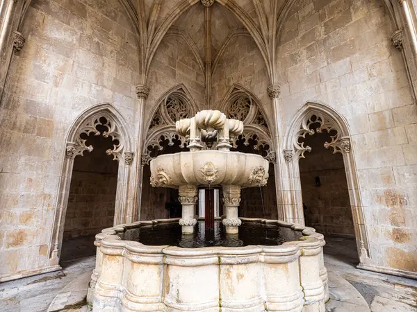 Santa Maria da Vitoria Manastırı 'nın içinde Portekiz, Batalha' daki Zafer Anıtı. Bir Dünya Mirası Sitesi