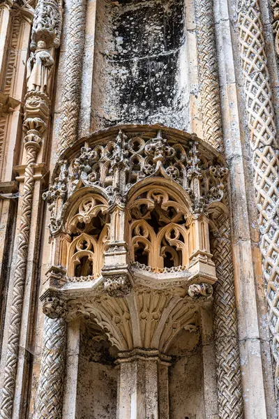 Batalha, Portekiz. Capelas Imperfeitas Manastırı, Batalha 'nın Bitmemiş Şapelleri, diğer adıyla Santa Maria da Vitoria Manastırı. Gotik ve Manueline tarzı