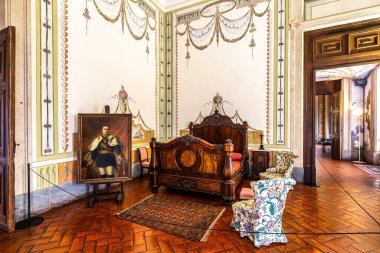 Mafra, Portekiz - 11 Nisan 2025: Mafra Ulusal Sarayı, Manastır ve Bazilika. Fransisken Dini Düzeni. Portekiz, Lizbon 'un kuzeyindeki Mafra' da barok mimarisi.