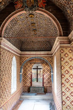 Sintra, Portekiz - Mar 04, 2025: Sintra Sarayı, Portekiz 'in Lizbon Bölgesi' ndeki Sintra kasabasında yer almaktadır. Portekiz 'deki en iyi korunmuş ortaçağ kraliyet konutudur..