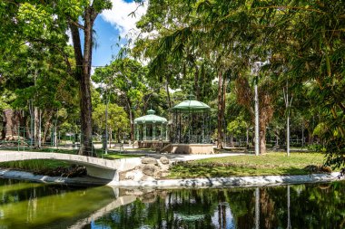 Brezilya 'nın Para Eyaleti Belem şehrinde Batista Campos uygulaması. Mahallede aynı isimde bir meydan var. Turistik ilgi, Fransız mimarisinin orkestra tezgahıdır.