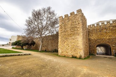 Portekiz 'deki Algarve, Lagos' taki Castelo dos Governadores Valiliği 'nin giriş kapısı..